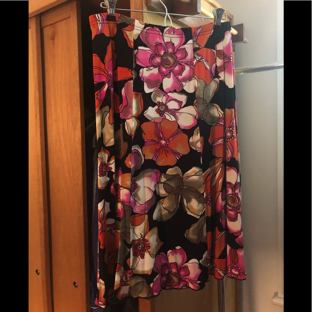 Karen Kane printed flower long skirt, medium